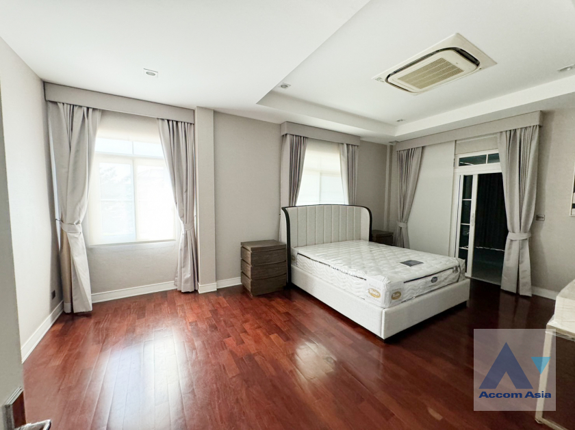 11  4 br House For Rent in Bang Na ,Bangkok  at Nantawan Bangna AA32508