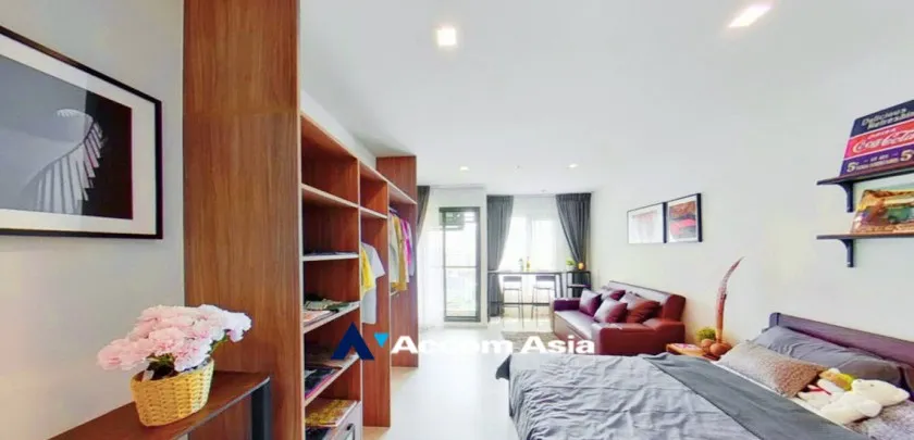 Life One Wireless Condominium  1 Bedroom for Sale BTS Ploenchit in Ploenchit Bangkok