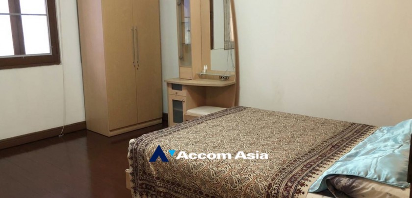6  2 br House For Rent in Sukhumvit ,Bangkok BTS Nana at House in Compound Sukhumvit 7 AA32510