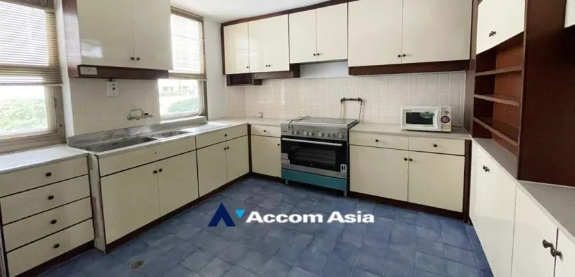 unitPet friendly |  3 Bedrooms  Apartment For Rent & Sale in Sukhumvit, Bangkok  near BTS Phrom Phong (AA32516)
