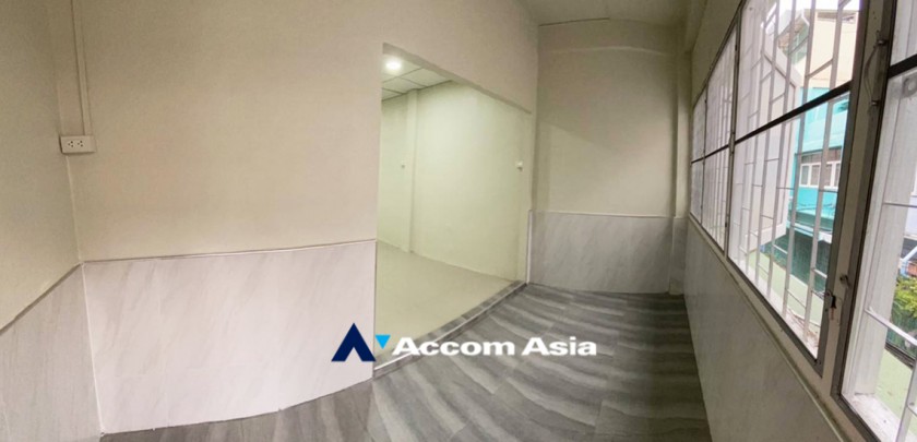 7  3 br Townhouse for rent and sale in Sathorn ,Bangkok BTS Saphan Taksin AA32544