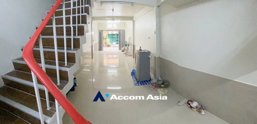  1  3 br Townhouse for rent and sale in Sathorn ,Bangkok BTS Saphan Taksin AA32544