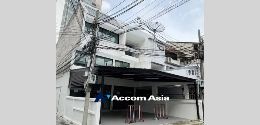 unitHome Office |  3 Bedrooms  Townhouse For Rent in Sukhumvit, Bangkok  near BTS Phrom Phong (AA32609)