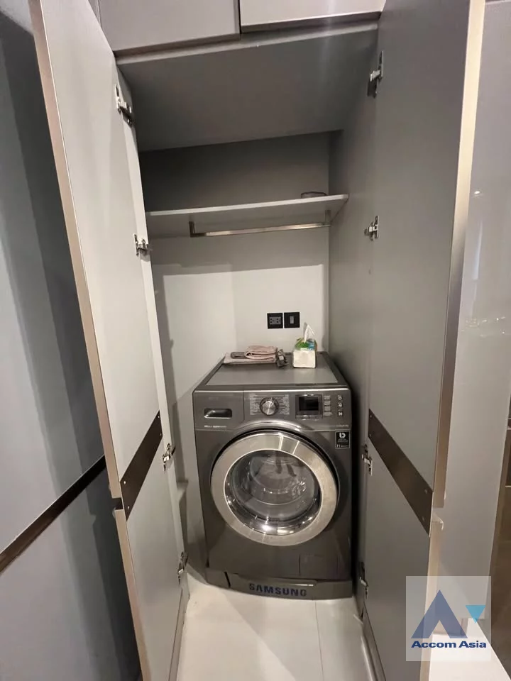 5  2 br Condominium For Rent in Ratchadaphisek ,Bangkok MRT Phetchaburi at The Esse At Singha Complex AA32617