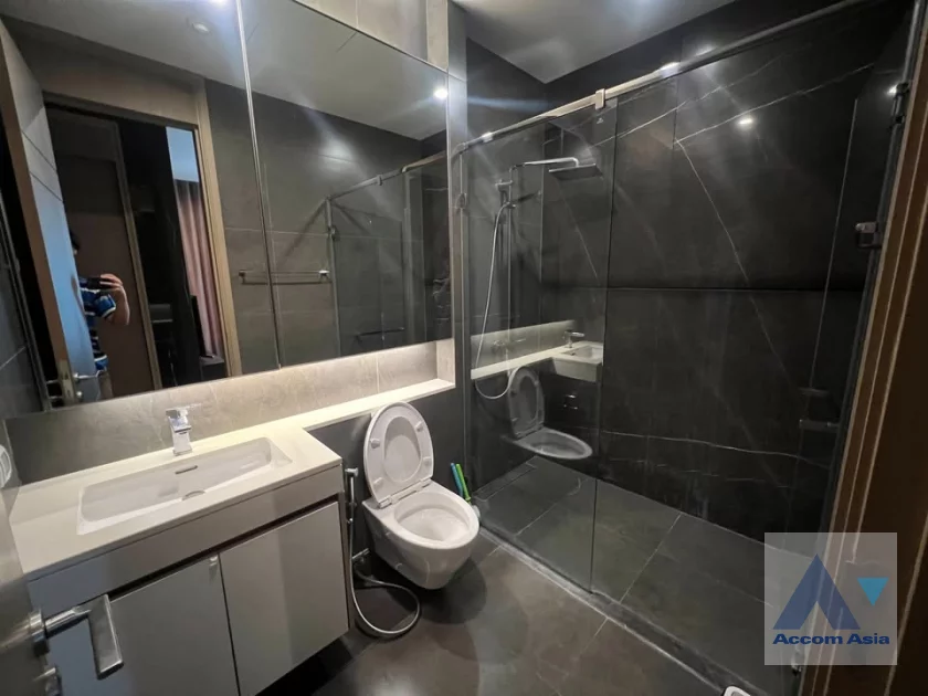 14  2 br Condominium For Rent in Ratchadaphisek ,Bangkok MRT Phetchaburi at The Esse At Singha Complex AA32617