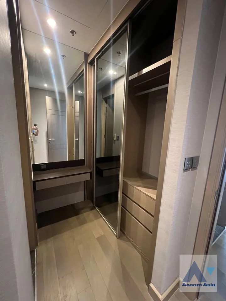 13  2 br Condominium For Rent in Ratchadaphisek ,Bangkok MRT Phetchaburi at The Esse At Singha Complex AA32617