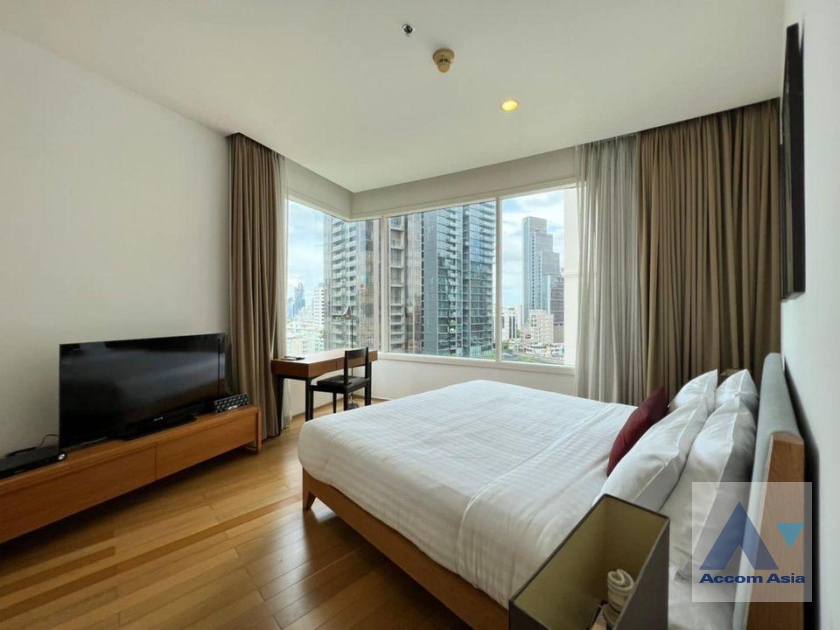 unit 2 Bedrooms  Condominium For Rent in Sukhumvit, Bangkok  near BTS Phrom Phong (AA32643)