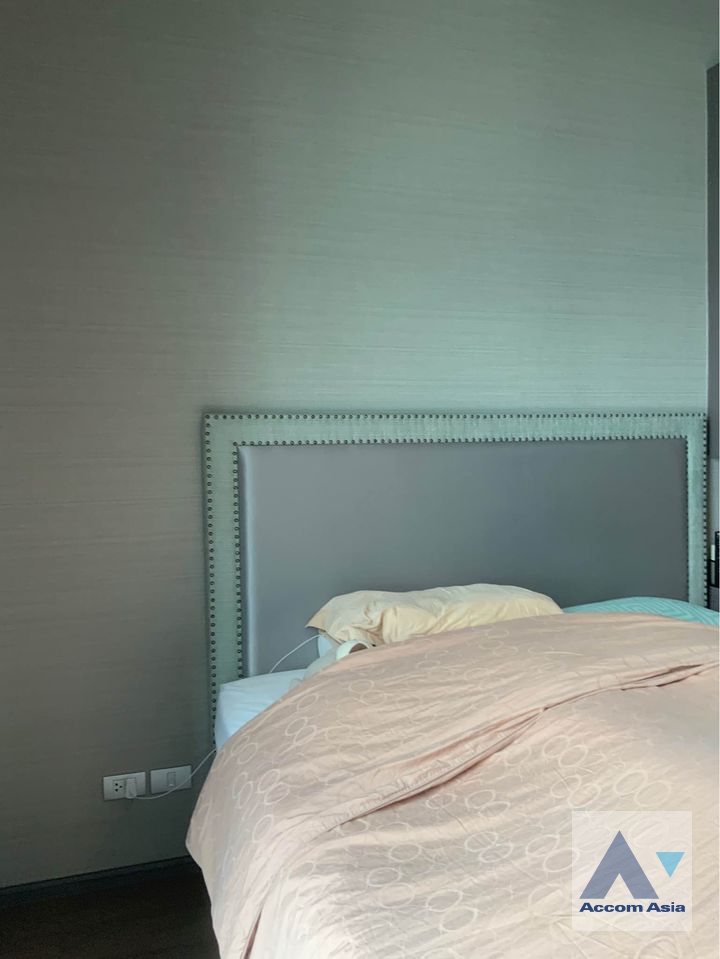 6  2 br Condominium For Sale in Silom ,Bangkok BTS Surasak at The Diplomat Sathorn AA32645