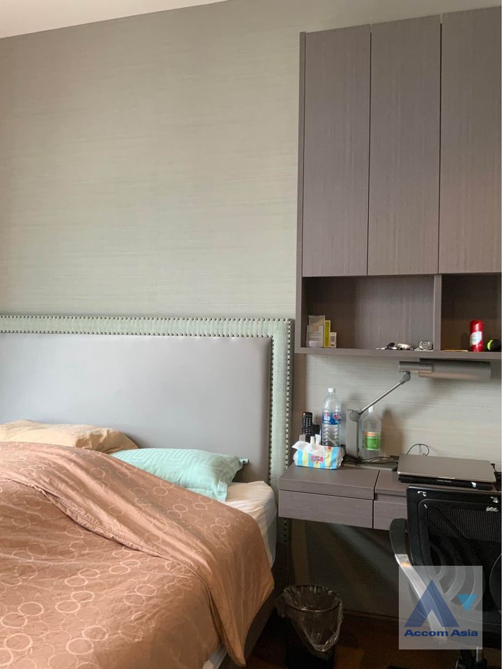 9  2 br Condominium For Sale in Silom ,Bangkok BTS Surasak at The Diplomat Sathorn AA32645