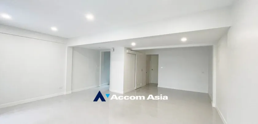  1  3 br Townhouse for rent and sale in Sukhumvit ,Bangkok BTS Phra khanong AA32652