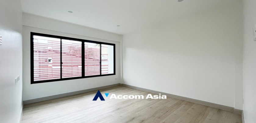 13  3 br Townhouse for rent and sale in Sukhumvit ,Bangkok BTS Phra khanong AA32652