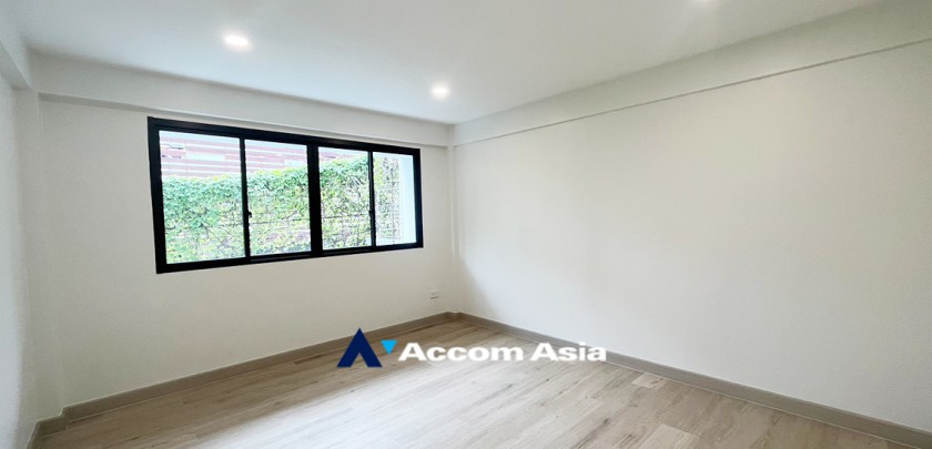 15  3 br Townhouse for rent and sale in Sukhumvit ,Bangkok BTS Phra khanong AA32652