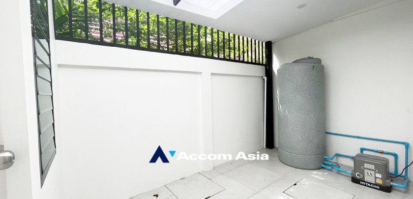 20  3 br Townhouse for rent and sale in Sukhumvit ,Bangkok BTS Phra khanong AA32652