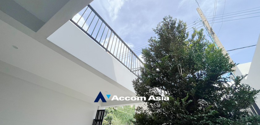 23  3 br Townhouse for rent and sale in Sukhumvit ,Bangkok BTS Phra khanong AA32652