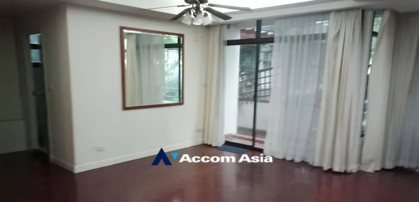 unitPet friendly |  3 Bedrooms  Apartment For Rent & Sale in Sukhumvit, Bangkok  near BTS Phrom Phong (AA32658)