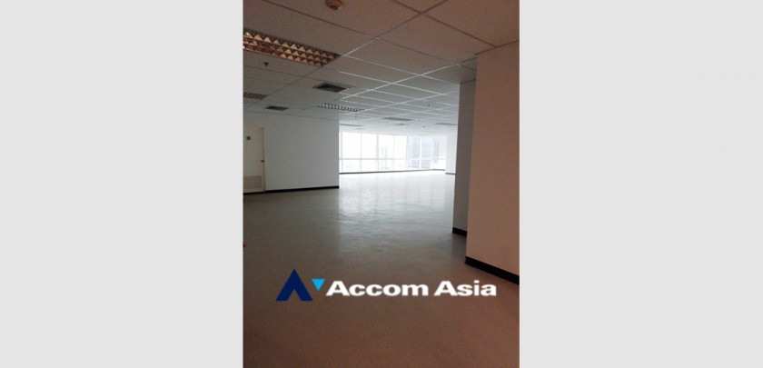  2  Office Space For Rent in Pattanakarn ,Bangkok ARL Ramkhamhaeng at UM Tower AA32659