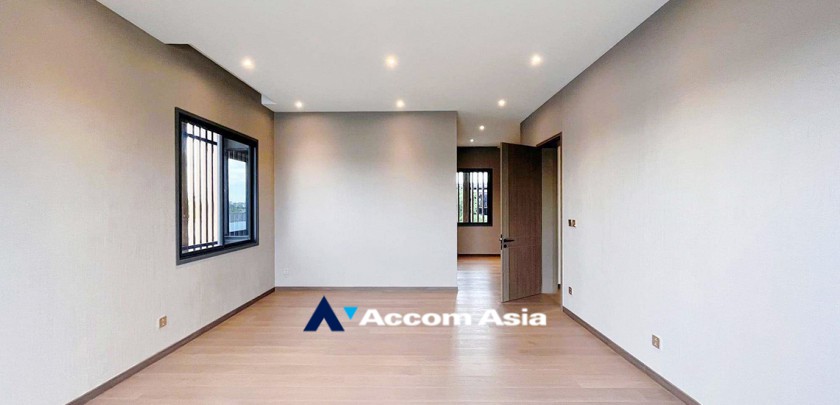 6  7 br House For Sale in Samutprakan ,Samutprakan ARL Ratchaprarop at Modern Italian Style Lakeside AA32696