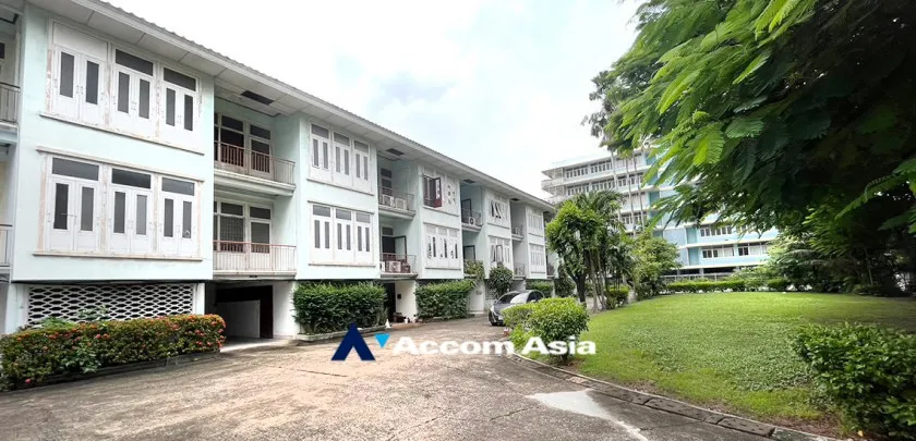  Greenery House Townhouse  2 Bedroom for Rent BTS Phra khanong in Sukhumvit Bangkok