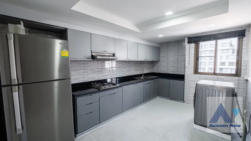 10  1 br Apartment for rent and sale in Sukhumvit ,Bangkok BTS Phrom Phong at Fully furnished Apartment near Samitivej Hospital 550m AA32709