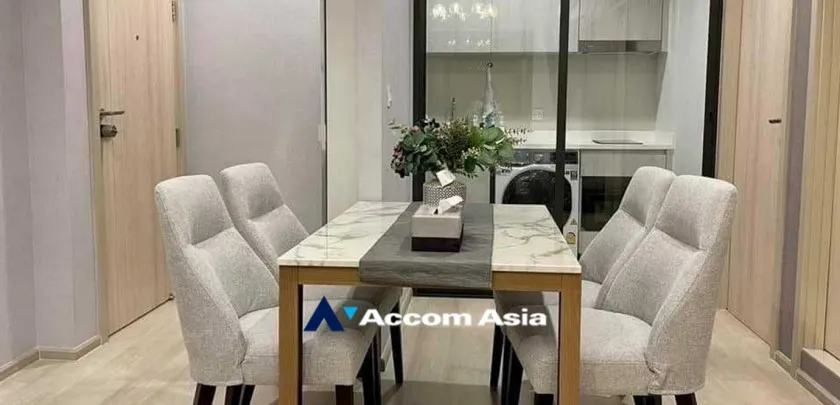 unit 2 Bedrooms  Condominium For Rent in Ploenchit, Bangkok  near BTS Ploenchit (AA32758)