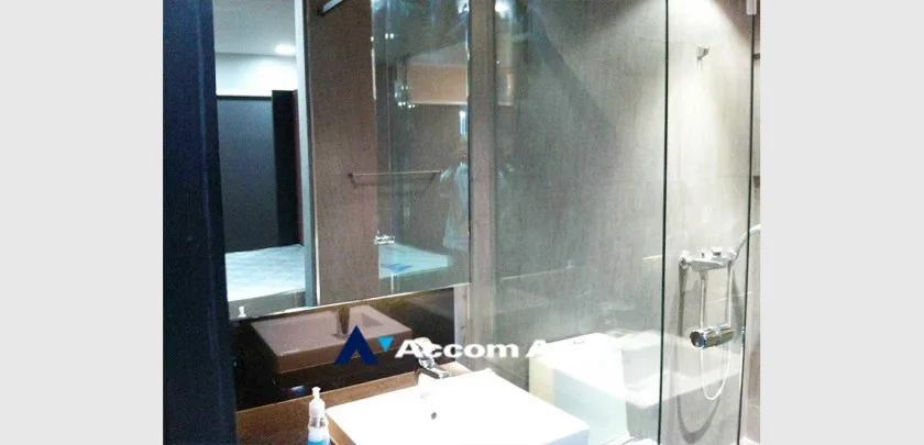 unit 1 Bedroom  Condominium For Rent & Sale in Ploenchit, Bangkok  near BTS Ploenchit (AA32775)