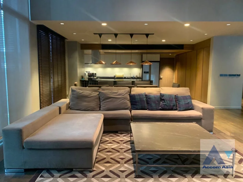 unitFully Furnished, Double High Ceiling, Duplex Condo, Penthouse | Duplex Penthouse - Double high ceiling. Close to Asoke BTS