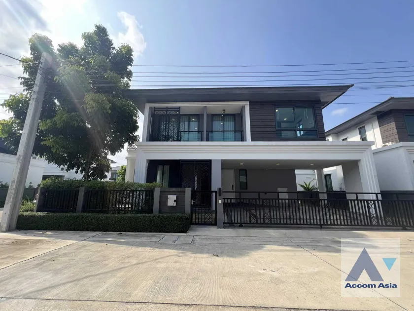unit 4 Bedrooms  House For Rent & Sale in Samutprakan, Samutprakan  (AA32789)
