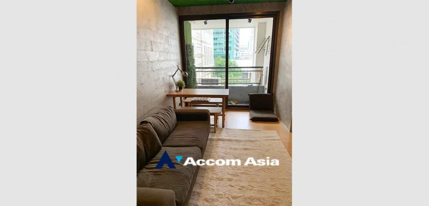 unit 1 Bedroom  Condominium For Rent & Sale in Silom, Bangkok  near BTS Chong Nonsi (AA32804)