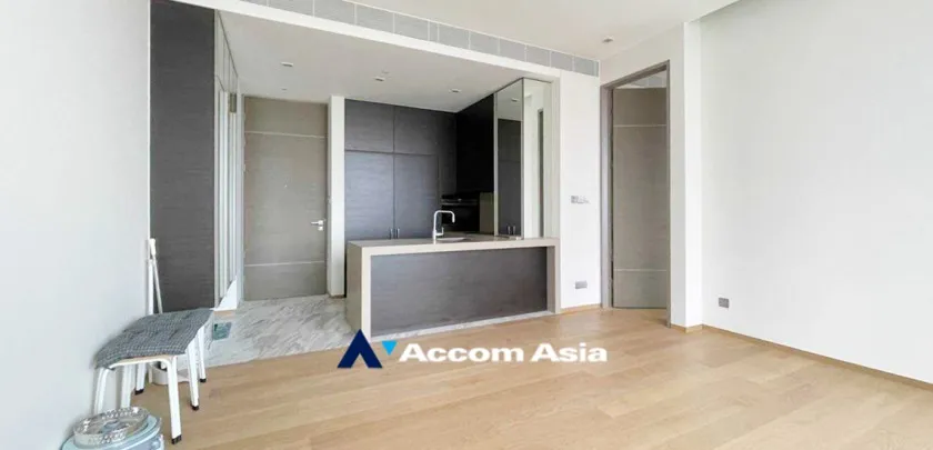 unit 1 Bedroom  Condominium For Sale in Silom, Bangkok  near BTS Sala Daeng (AA32834)