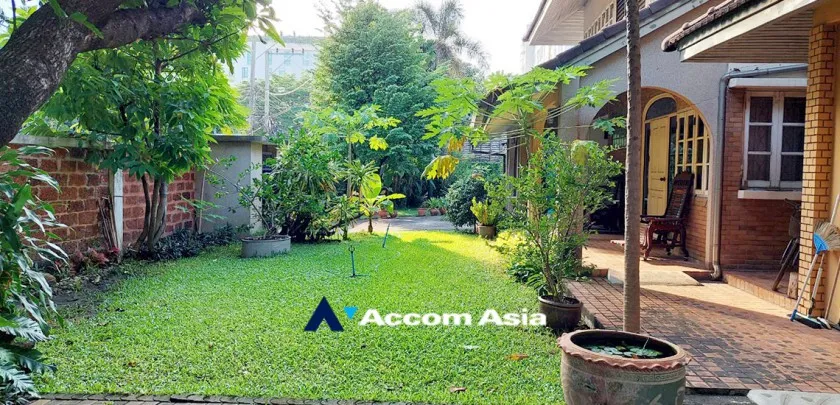 unitGarden, Home Office |  4 Bedrooms  House For Rent in Ratchadaphisek, Bangkok  near MRT Phetchaburi (AA32843)