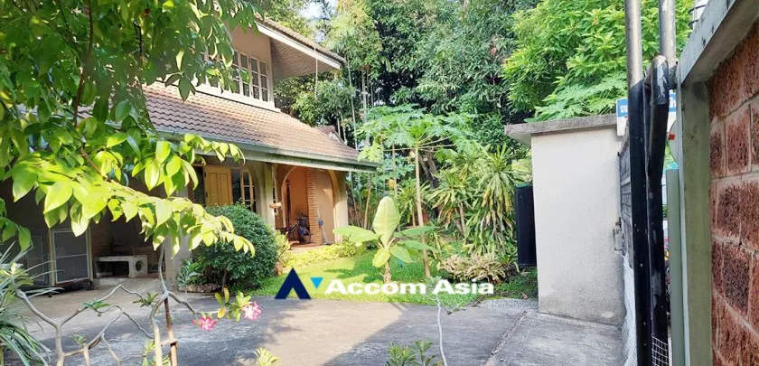  1  4 br House For Rent in Ratchadaphisek ,Bangkok MRT Phetchaburi AA32843