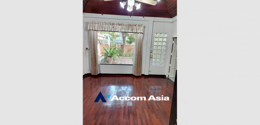8  4 br House For Rent in Ratchadaphisek ,Bangkok MRT Phetchaburi AA32843