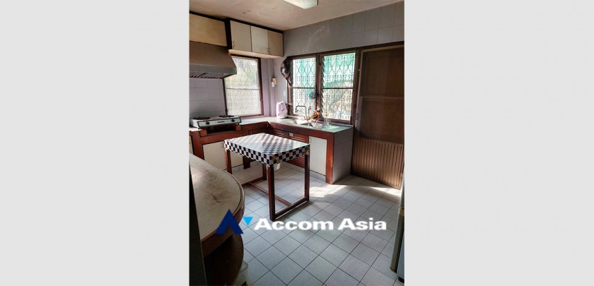 9  4 br House For Rent in Ratchadaphisek ,Bangkok MRT Phetchaburi AA32843