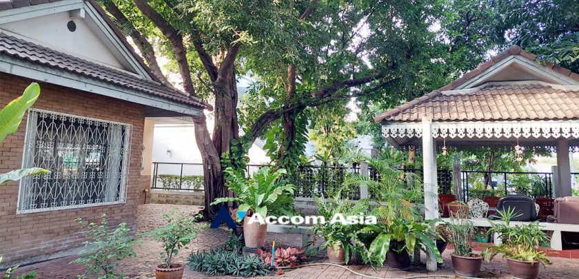 5  4 br House For Rent in Ratchadaphisek ,Bangkok MRT Phetchaburi AA32843
