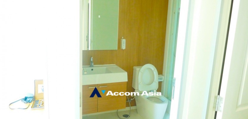 8  2 br Condominium for rent and sale in Charoen Nakhon ,Bangkok BTS Krung Thon Buri at Q House Condo Sathon AA32869