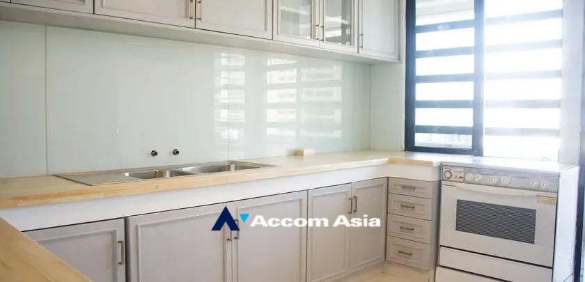 unitPet friendly |  3 Bedrooms  Apartment For Rent in Sukhumvit, Bangkok  near BTS Thong Lo (AA32875)