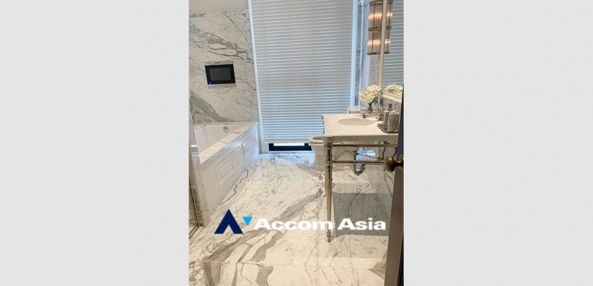 7  2 br Condominium For Rent in Ploenchit ,Bangkok BTS Ploenchit at 98 Wireless AA32879