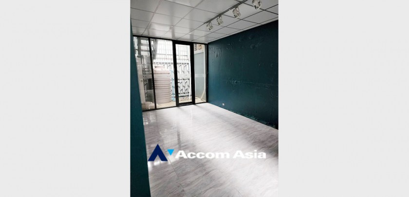 5  5 br Shophouse For Rent in Silom ,Bangkok MRT Sam Yan AA32904