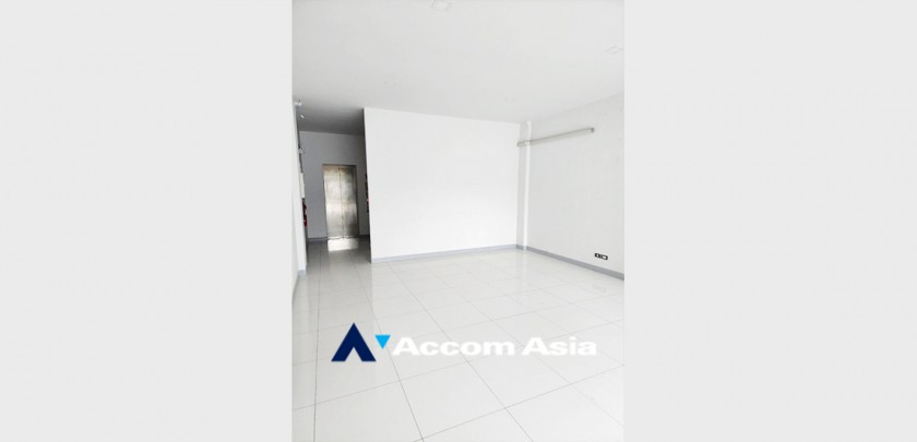 8  5 br Shophouse For Rent in Silom ,Bangkok MRT Sam Yan AA32904