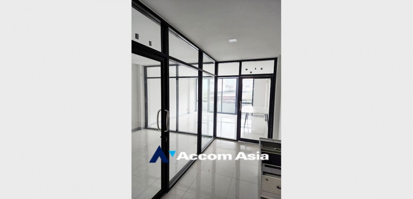 12  5 br Shophouse For Rent in Silom ,Bangkok MRT Sam Yan AA32904