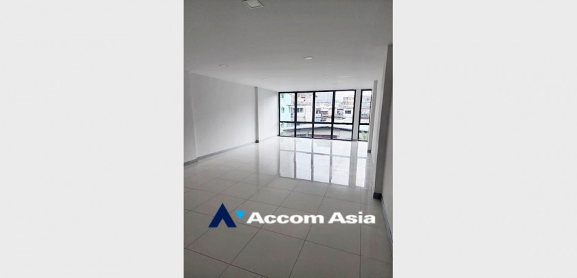  2  5 br Shophouse For Rent in Silom ,Bangkok MRT Sam Yan AA32904