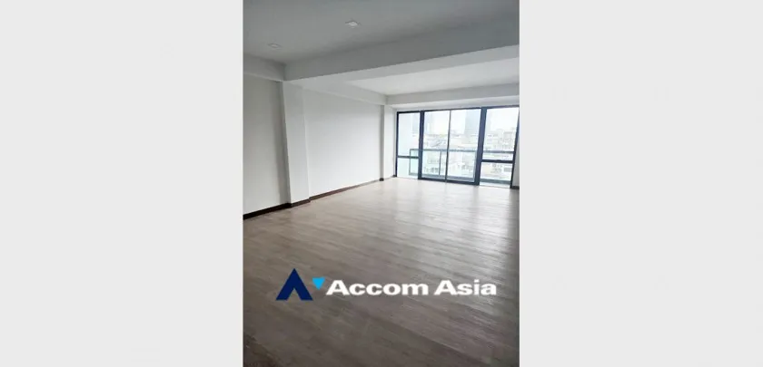 13  5 br Shophouse For Rent in Silom ,Bangkok MRT Sam Yan AA32904