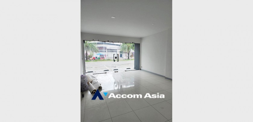 15  5 br Shophouse For Rent in Silom ,Bangkok MRT Sam Yan AA32904