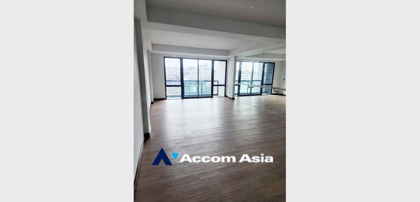 10  5 br Shophouse For Rent in Silom ,Bangkok MRT Sam Yan AA32904