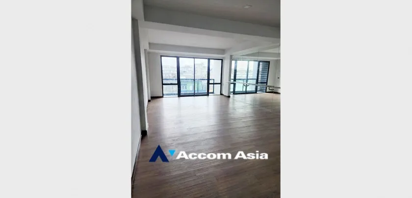 10  5 br Shophouse For Rent in Silom ,Bangkok MRT Sam Yan AA32904