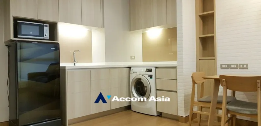 unit 1 Bedroom  Condominium For Rent & Sale in Sukhumvit, Bangkok  near BTS Phrom Phong (AA32915)