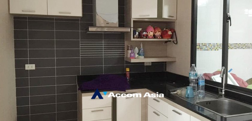 1  3 br Townhouse For Sale in Pattanakarn ,Bangkok BTS On Nut at Town Home in Onnut AA32920