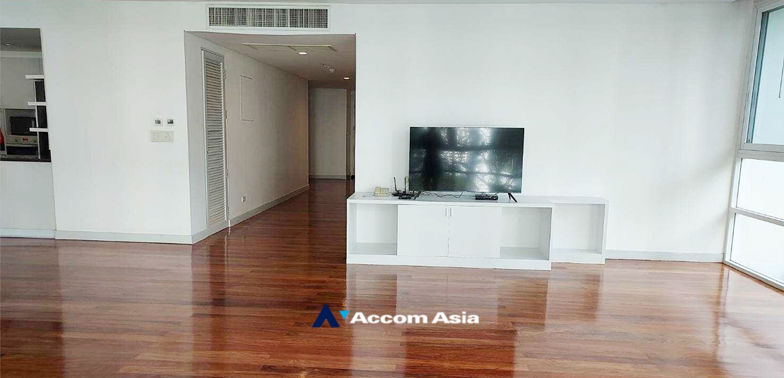 unitPet friendly |  3 Bedrooms  Apartment For Rent in Sukhumvit, Bangkok  near BTS Ekkamai (AA32932)