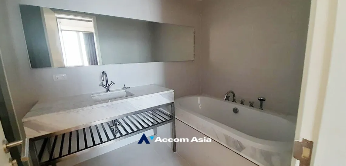 7  3 br Condominium For Sale in Sathorn ,Bangkok  at Sathorn Heritage AA32939
