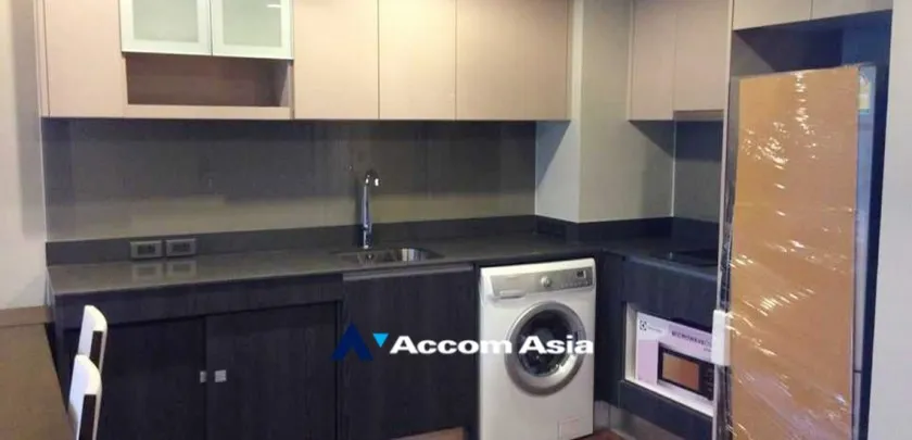 unit 1 Bedroom  Condominium For Rent & Sale in Sathorn, Bangkok  near BTS Chong Nonsi (AA32943)